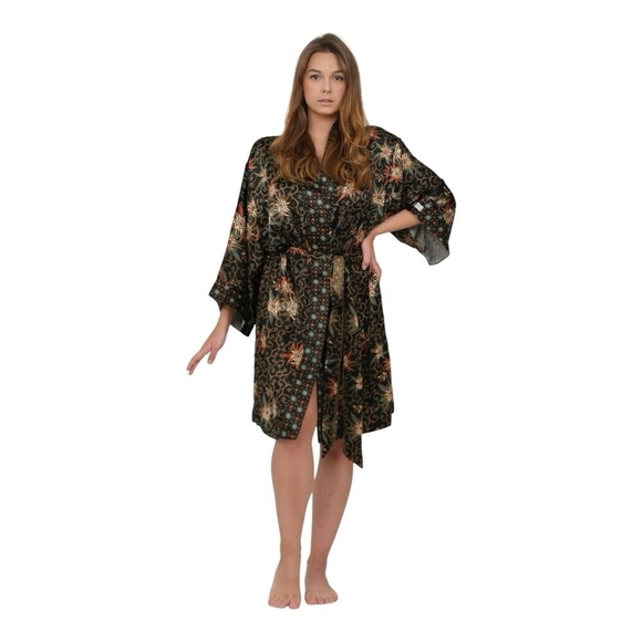 Luxury Batik Silk Blend Floral Kimono Robe Women’s Wrap Robe One Size NIB - Picture 2 of 7
